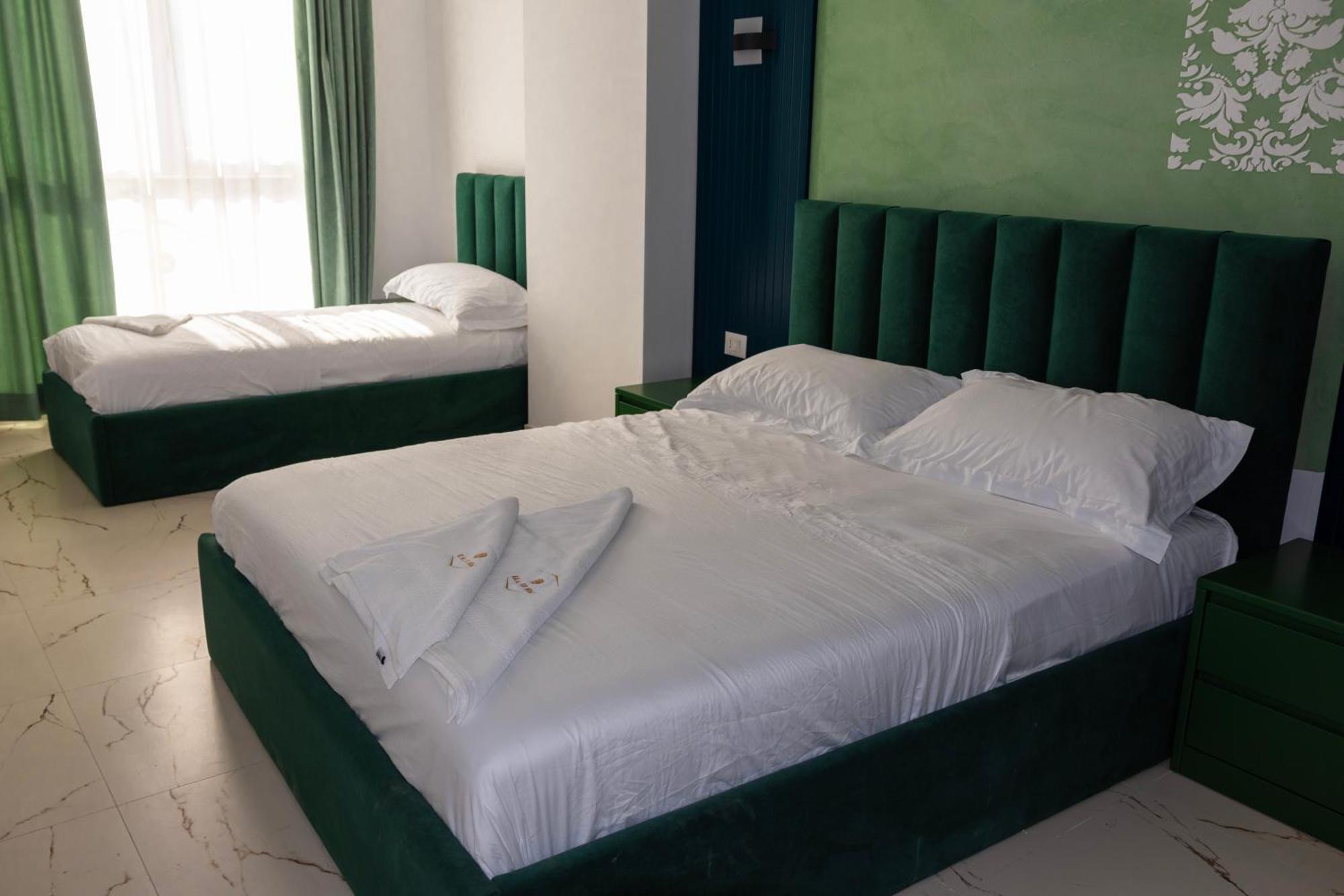 Ekam Sun Apartment *