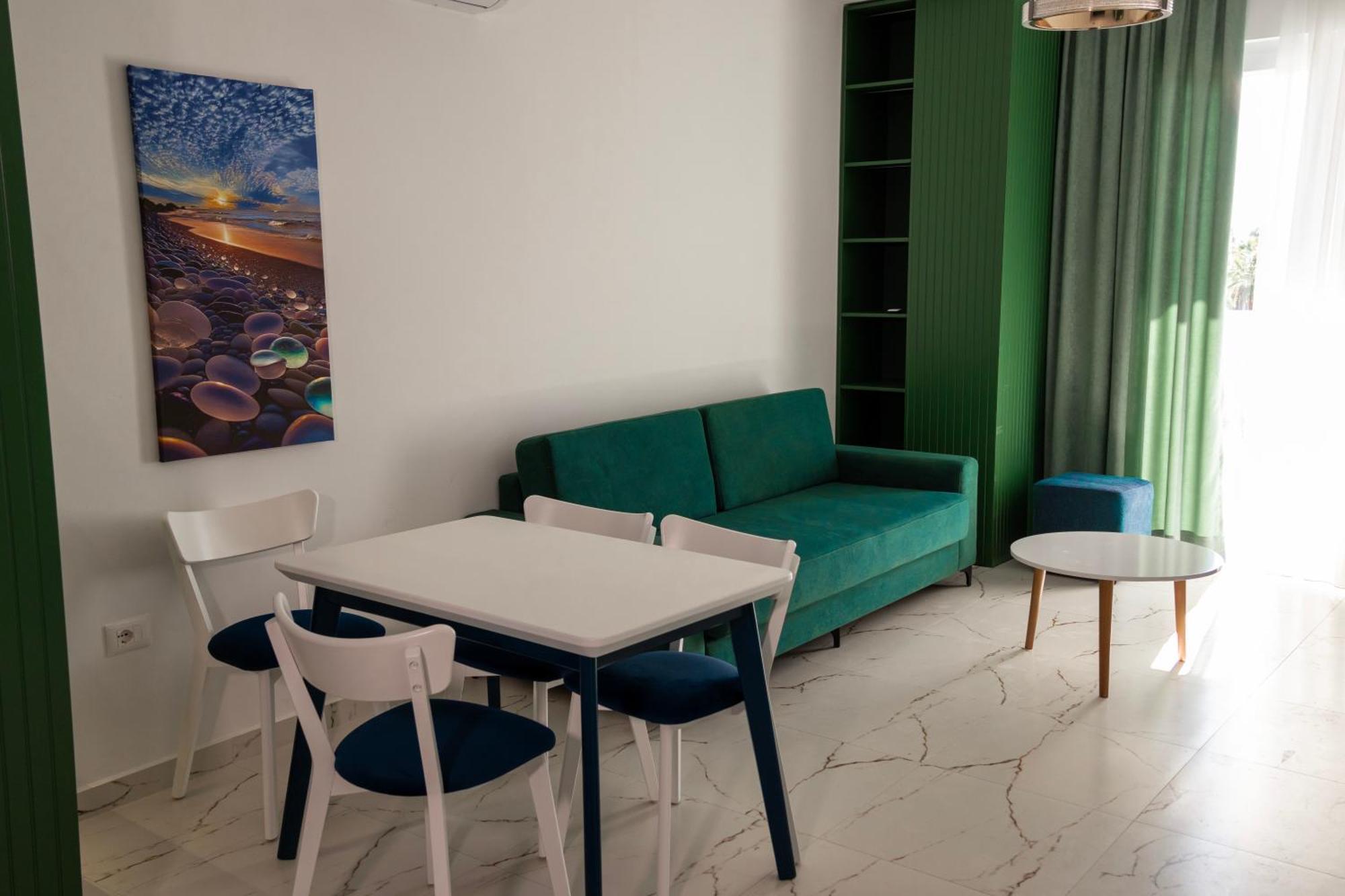 Ekam Sun Apartment *