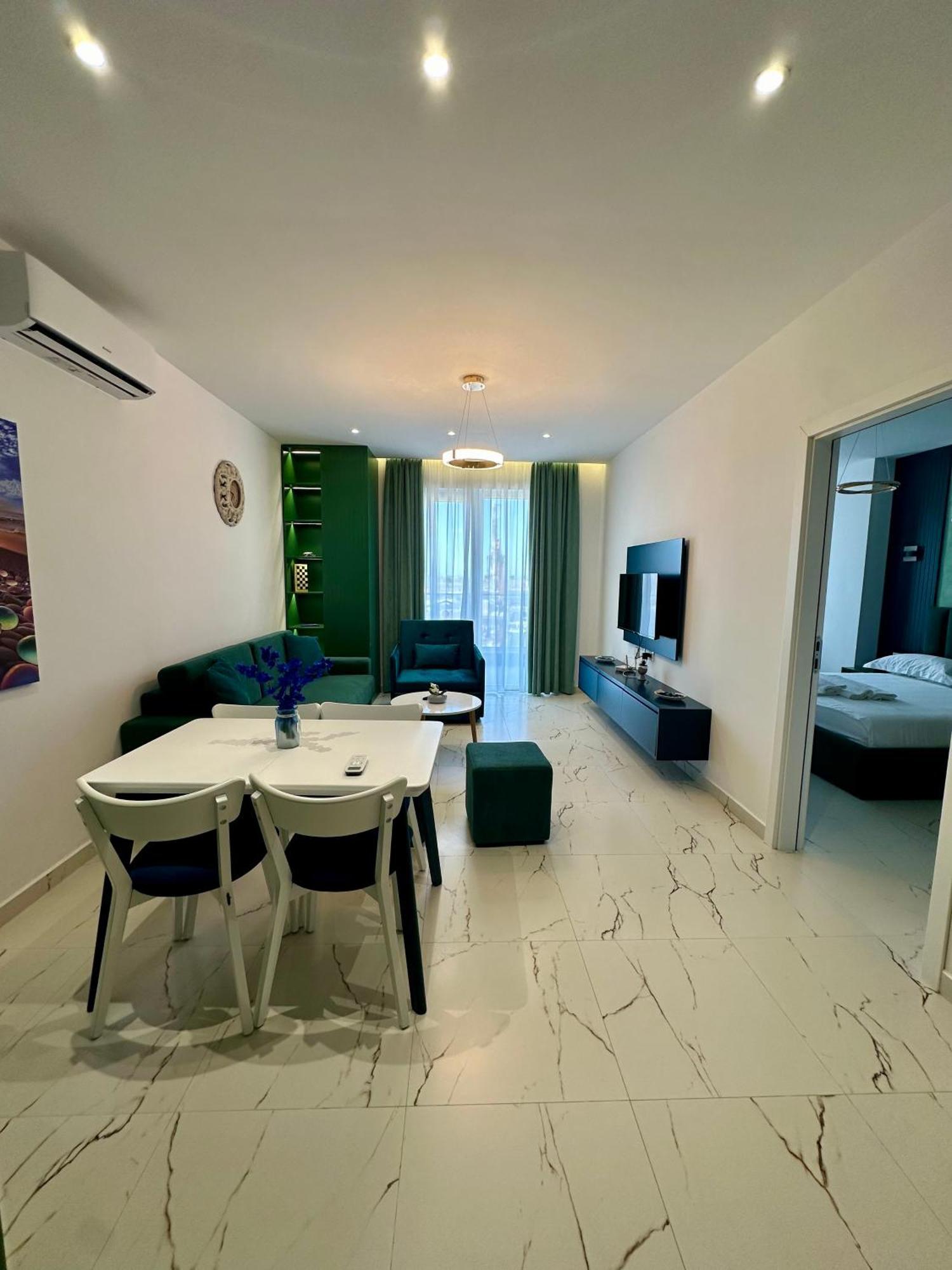 Apartment Ekam Sun *